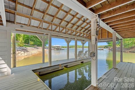 1420 Roundstone Road Sherrills Ford NC 28673
