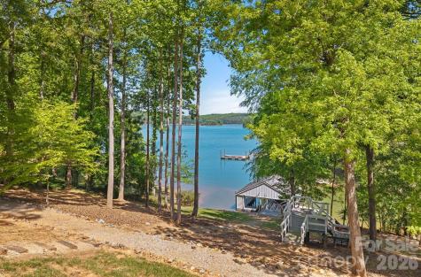 1420 Roundstone Road Sherrills Ford NC 28673
