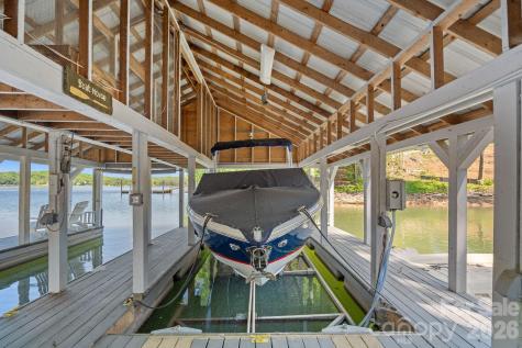 1420 Roundstone Road Sherrills Ford NC 28673