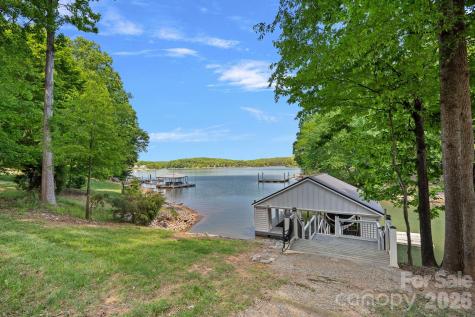 1420 Roundstone Road Sherrills Ford NC 28673