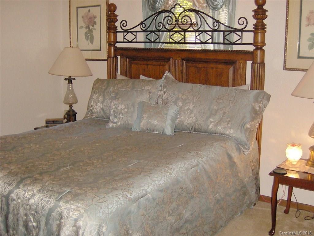 267 Leisure Lane Burnsville NC 28714