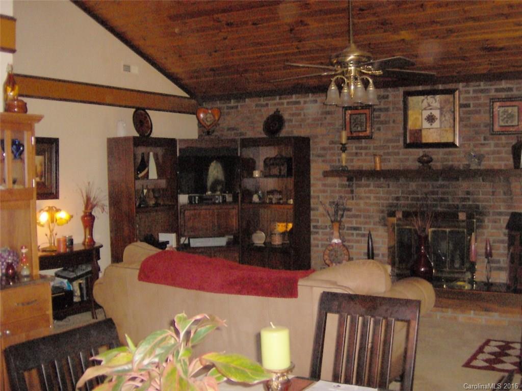 267 Leisure Lane Burnsville NC 28714