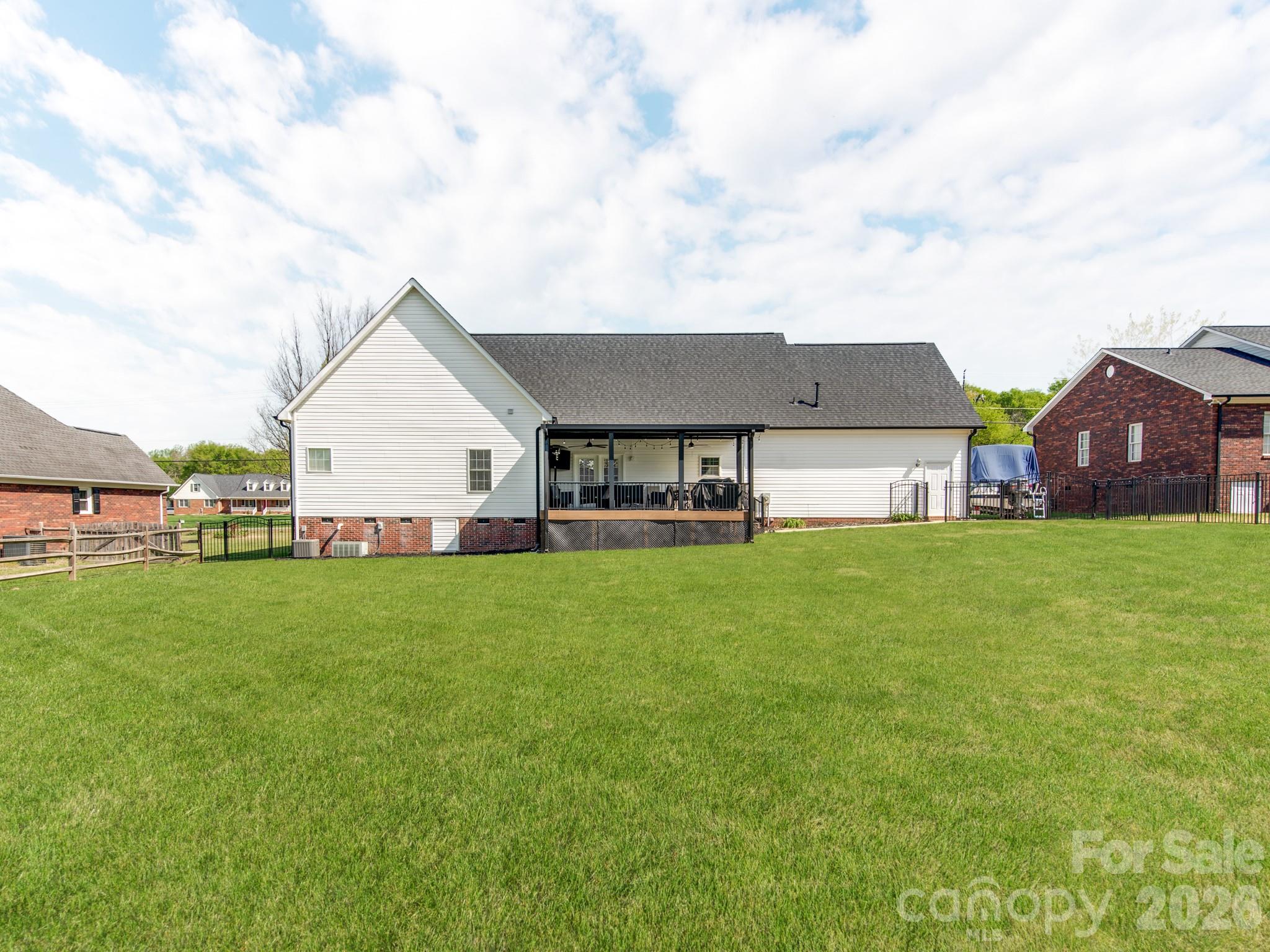 2261 Stallings Road Harrisburg NC 28075