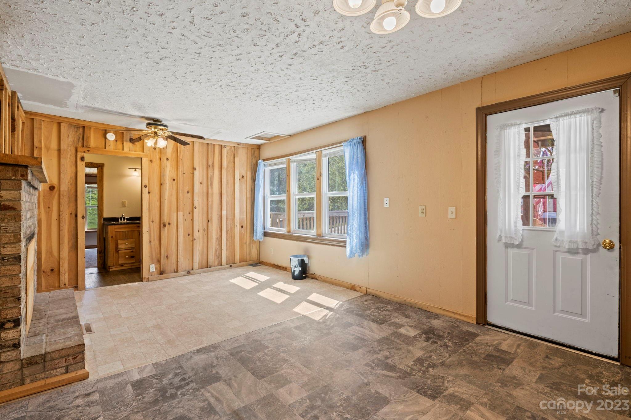 201 Duckett Cove Road Waynesville NC 28786