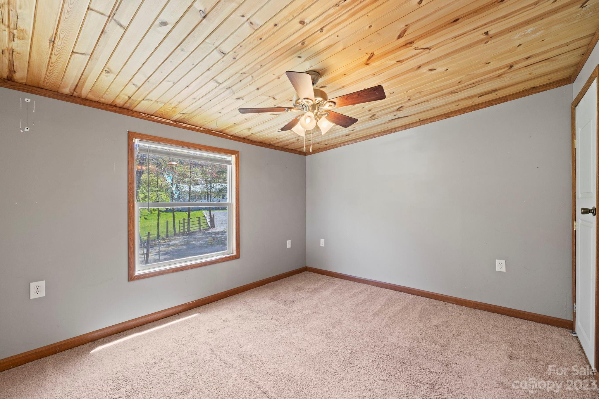 201 Duckett Cove Road Waynesville NC 28786