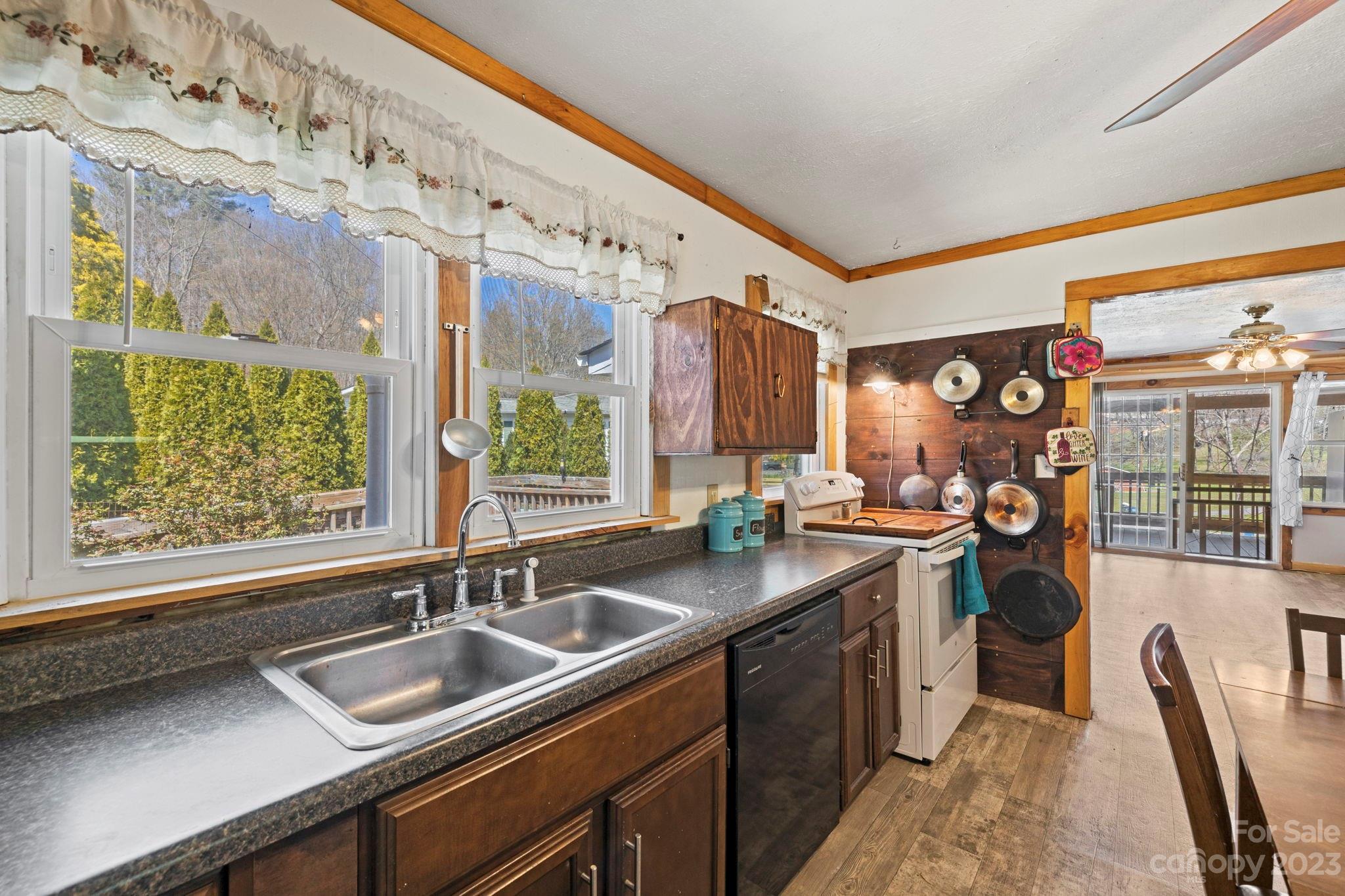 201 Duckett Cove Road Waynesville NC 28786