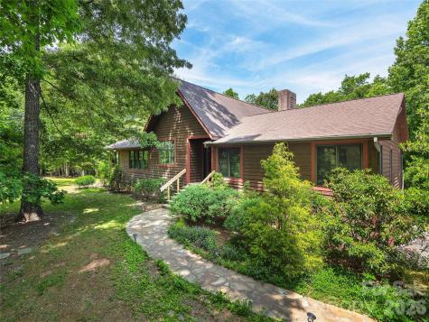 40 Deer Ridge Road Mills River NC 28759