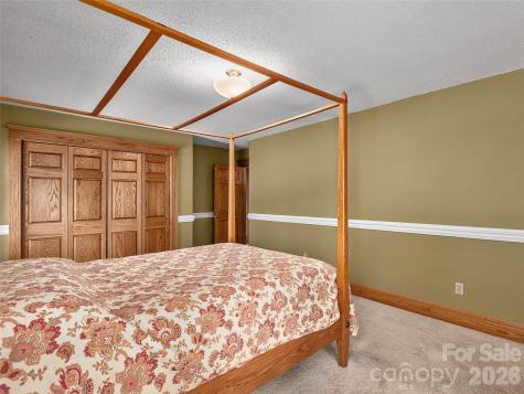 40 Deer Ridge Road Mills River NC 28759