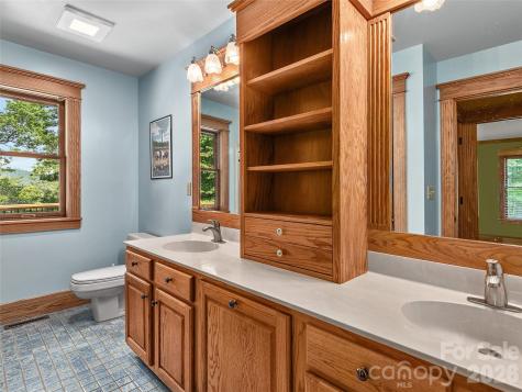 40 Deer Ridge Road Mills River NC 28759