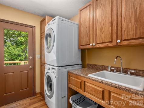 40 Deer Ridge Road Mills River NC 28759
