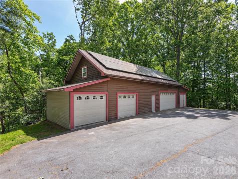40 Deer Ridge Road Mills River NC 28759
