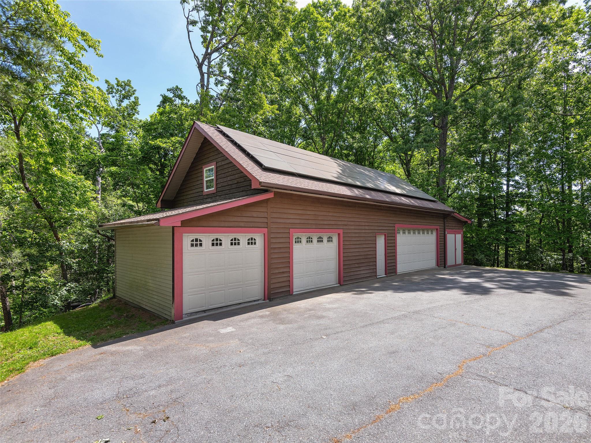40 Deer Ridge Road Mills River NC 28759
