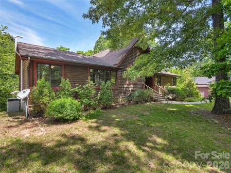 40 Deer Ridge Road Mills River NC 28759