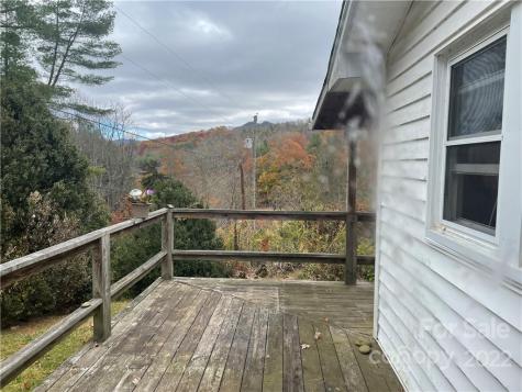 607 Fred Sparks Road Bakersville NC 28705