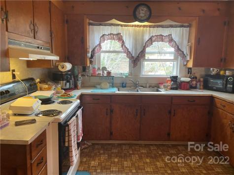 607 Fred Sparks Road Bakersville NC 28705