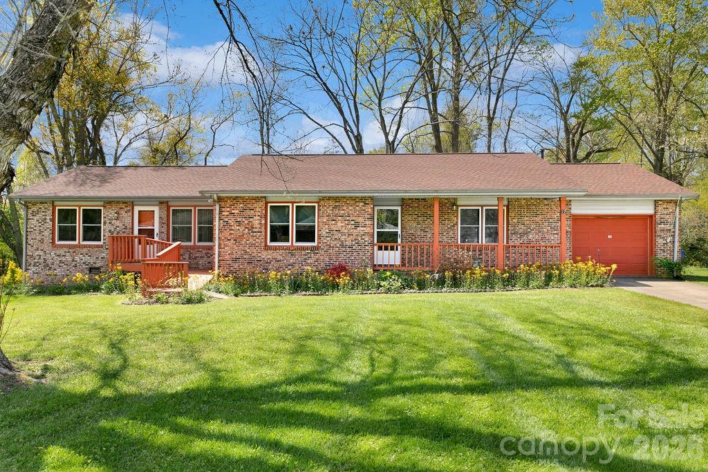17 Resada Drive Brevard NC 28712