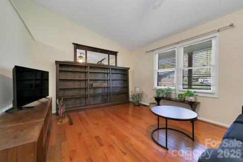 17 Resada Drive Brevard NC 28712