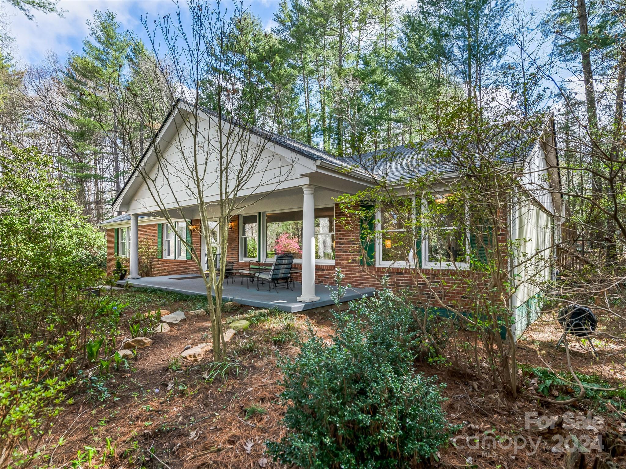 8 Brushwood Road Asheville NC 28804