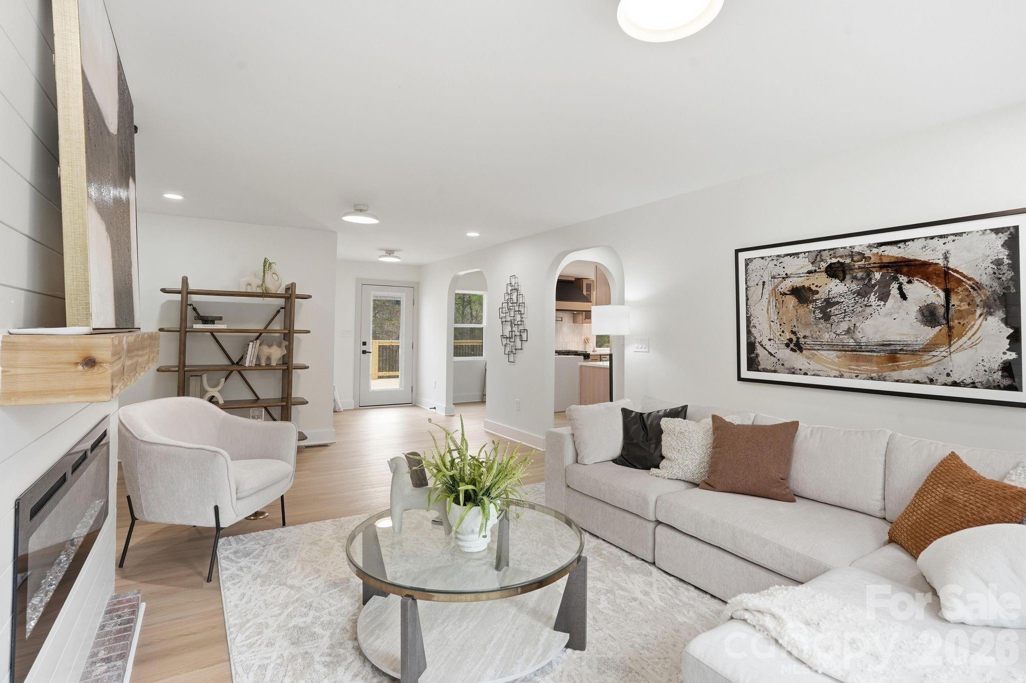 2011 E Barden Road Charlotte NC 28226