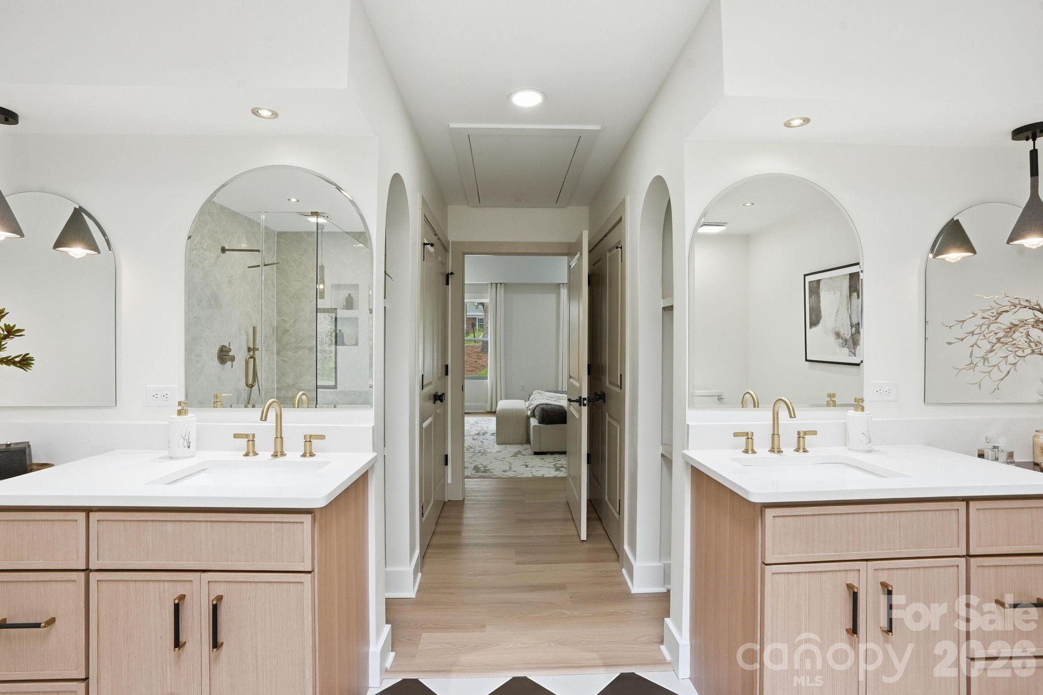 2011 E Barden Road Charlotte NC 28226