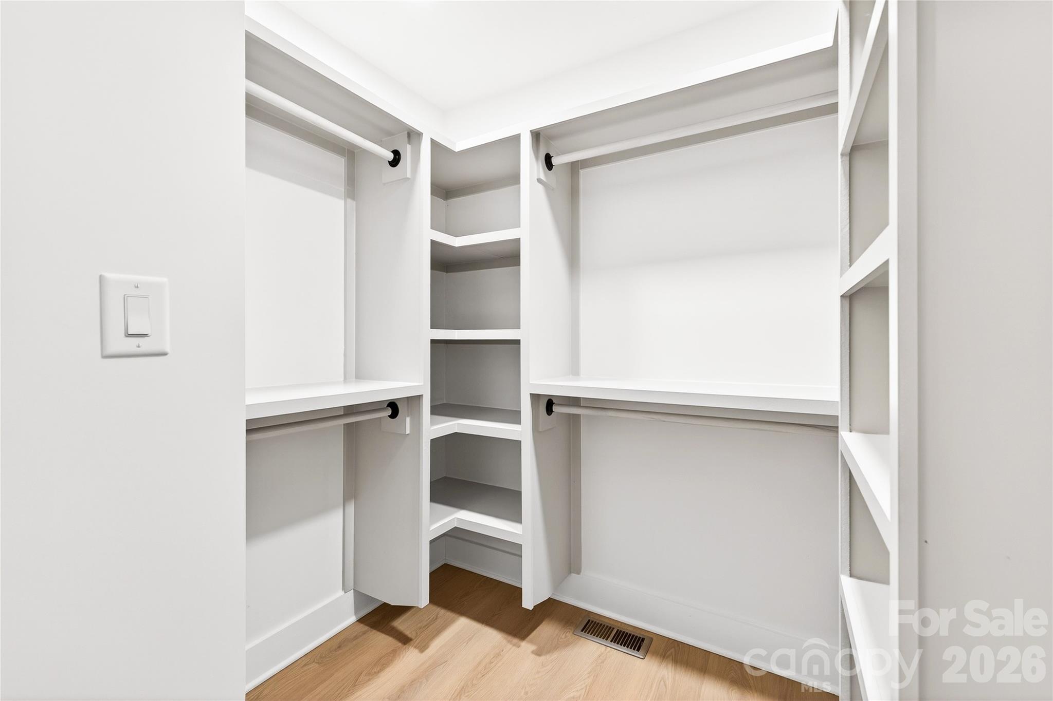 2011 E Barden Road Charlotte NC 28226