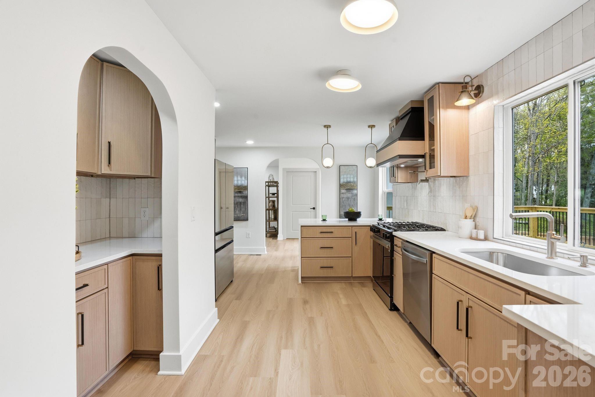 2011 E Barden Road Charlotte NC 28226