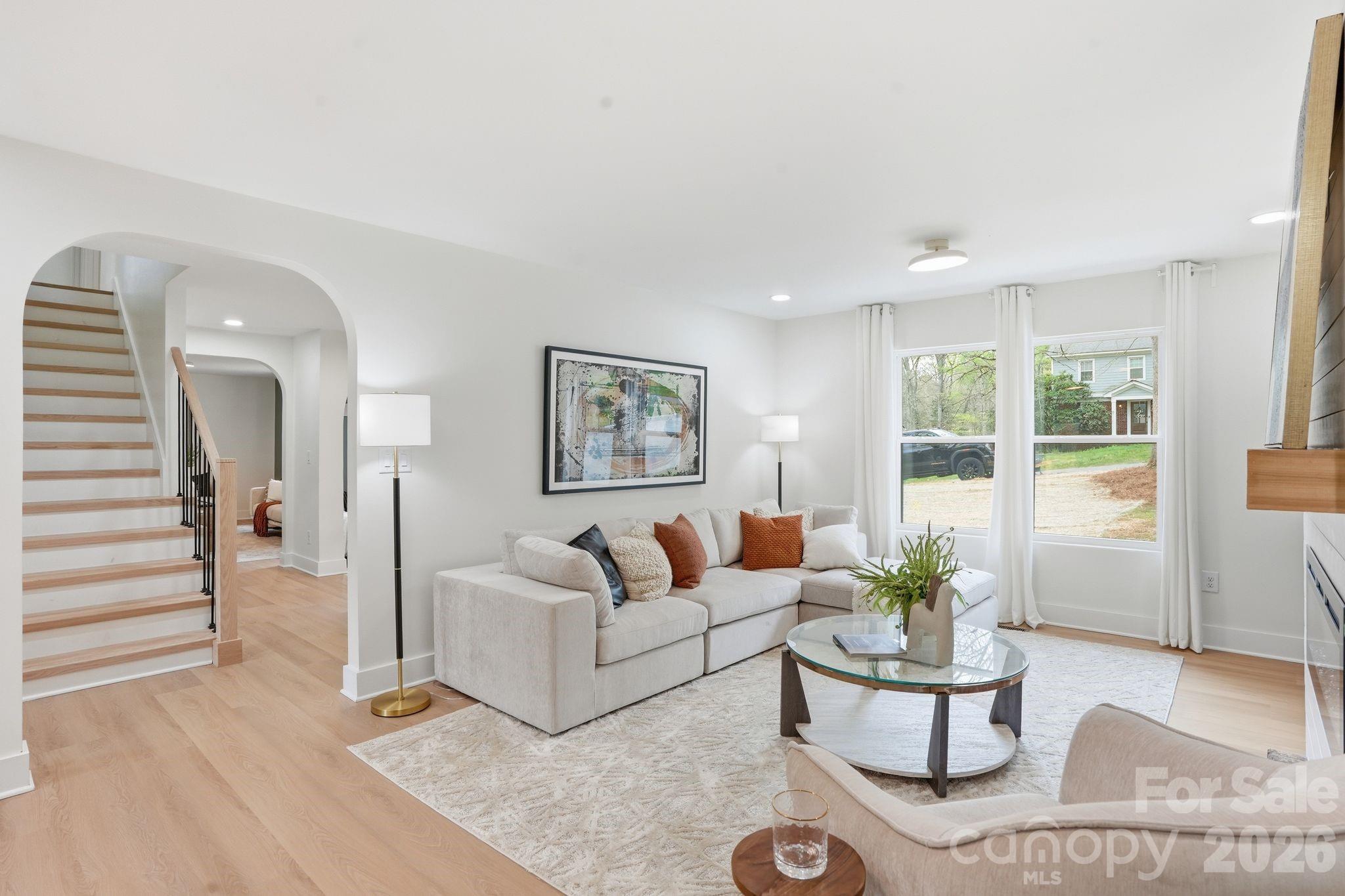 2011 E Barden Road Charlotte NC 28226