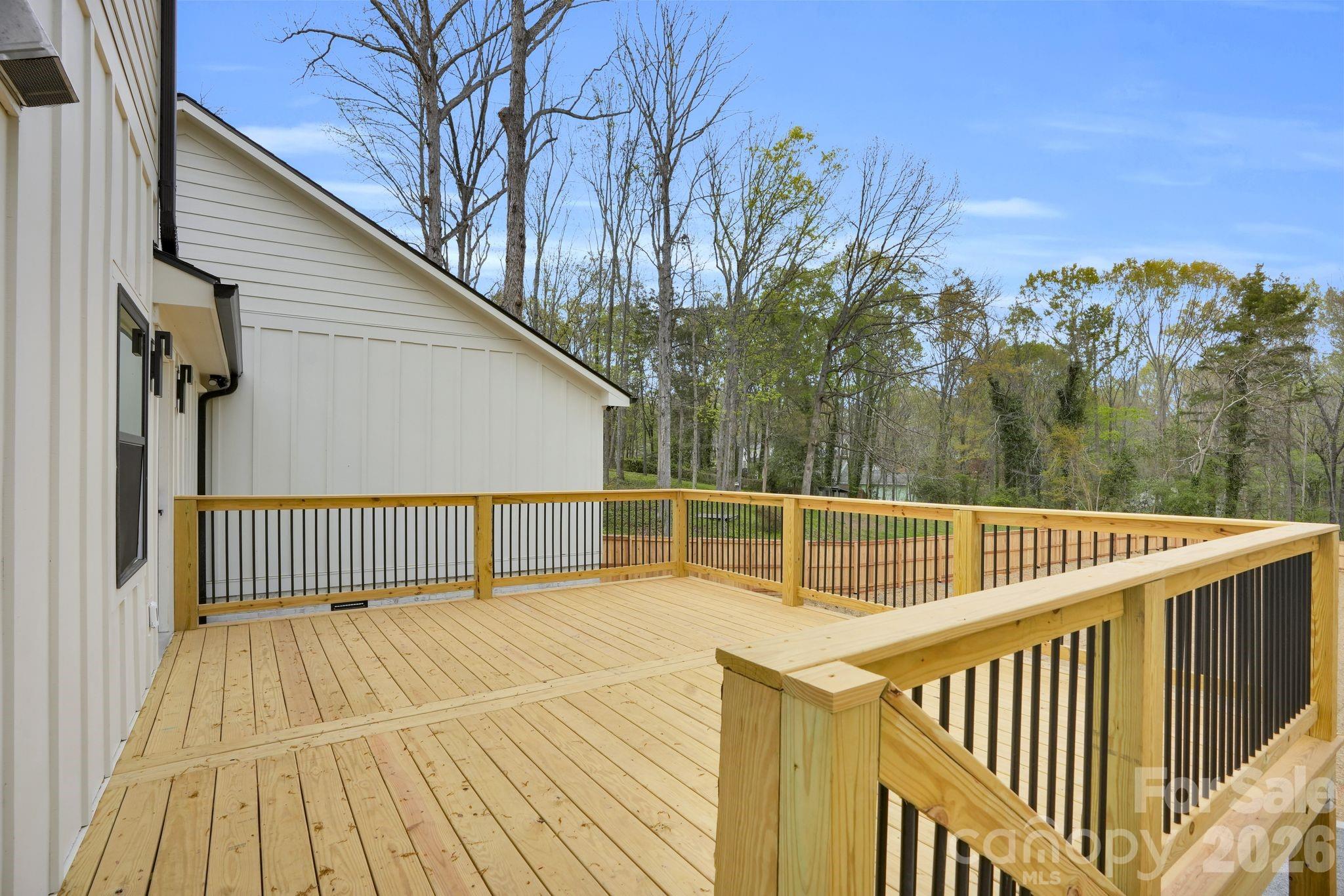 2011 E Barden Road Charlotte NC 28226