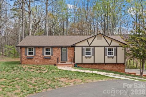 218 Misty Court King NC 27021
