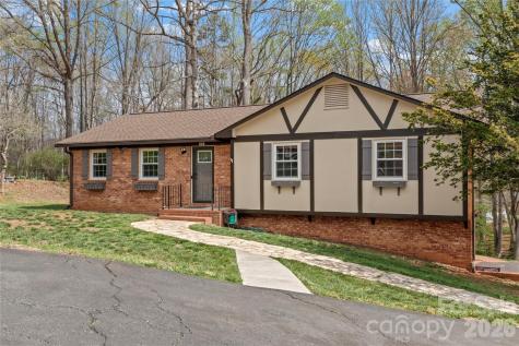 218 Misty Court King NC 27021