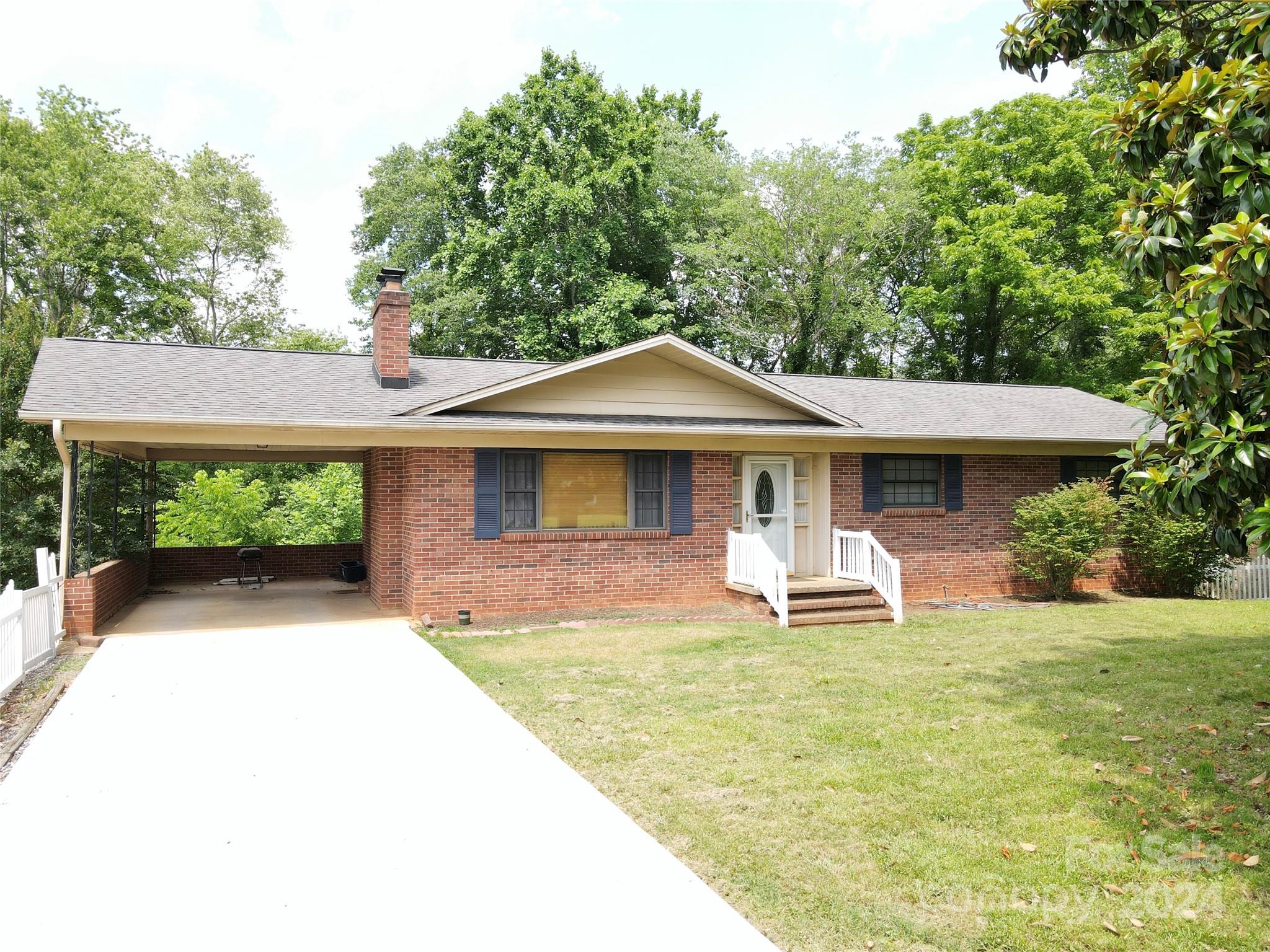 2131 14th Avenue Drive NE Hickory NC 28601