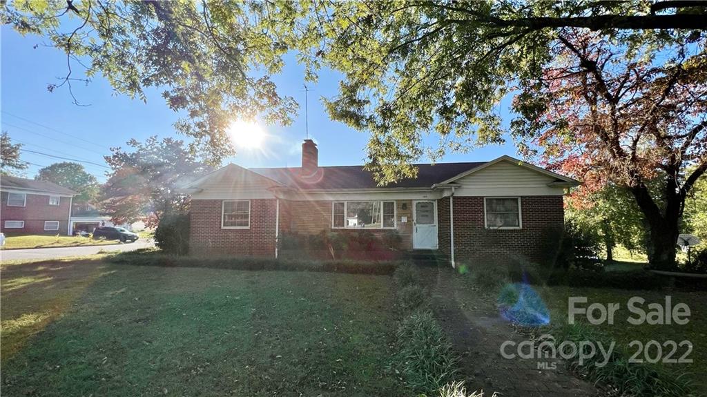107 27th Street NW Hickory NC 28601