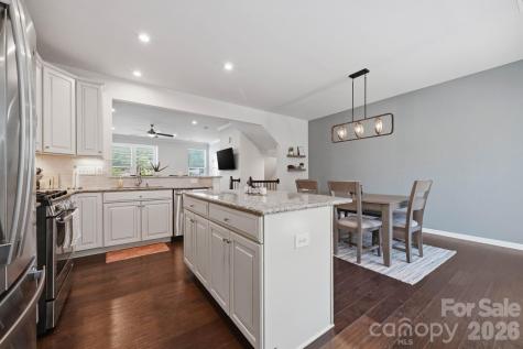 1221 Queen Lyon Court Charlotte NC 28205