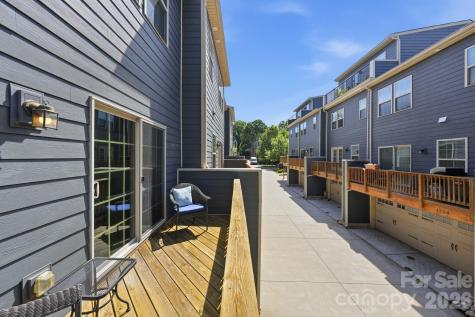 1221 Queen Lyon Court Charlotte NC 28205