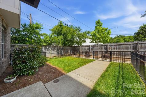 1221 Queen Lyon Court Charlotte NC 28205