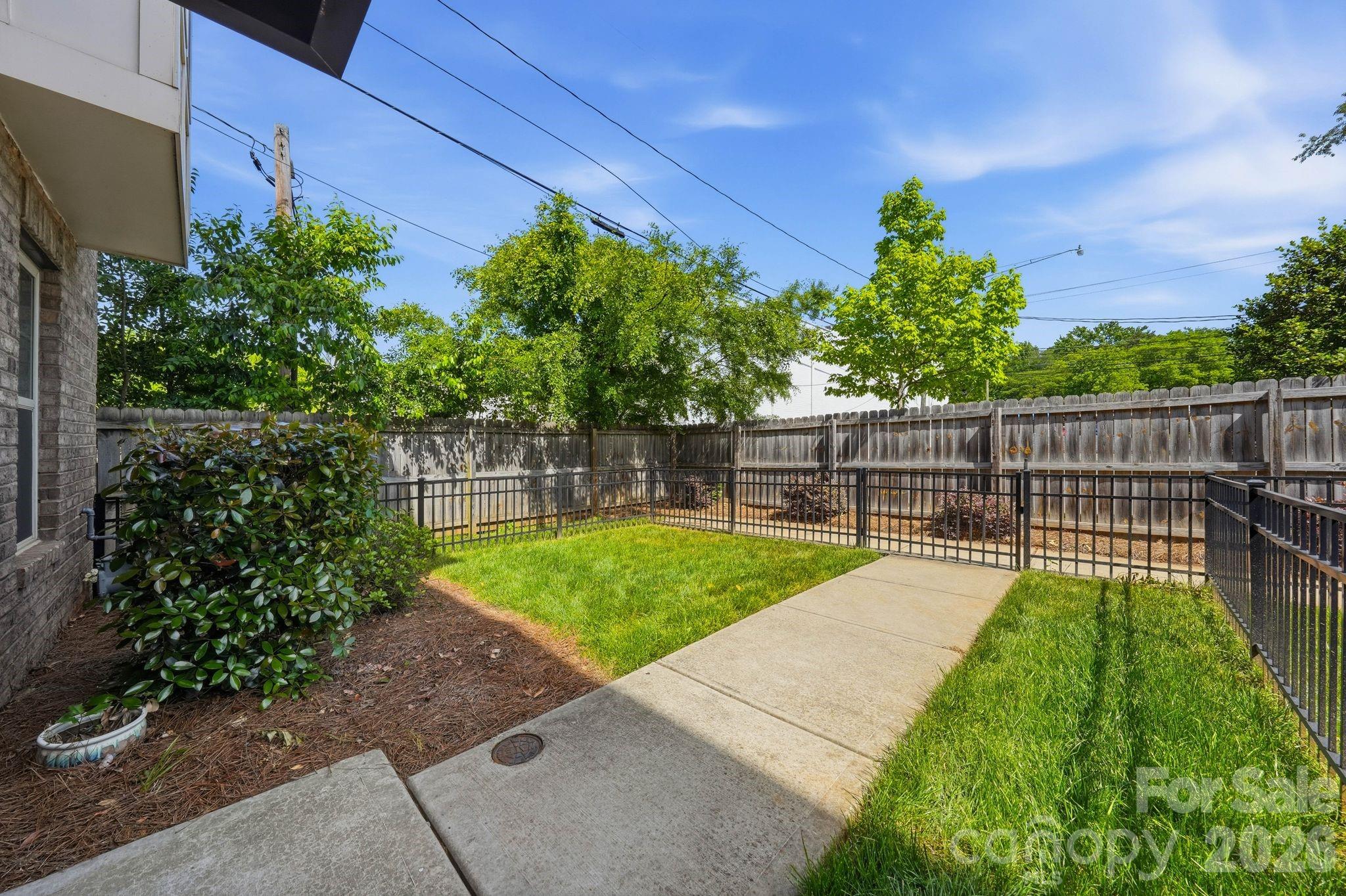 1221 Queen Lyon Court Charlotte NC 28205