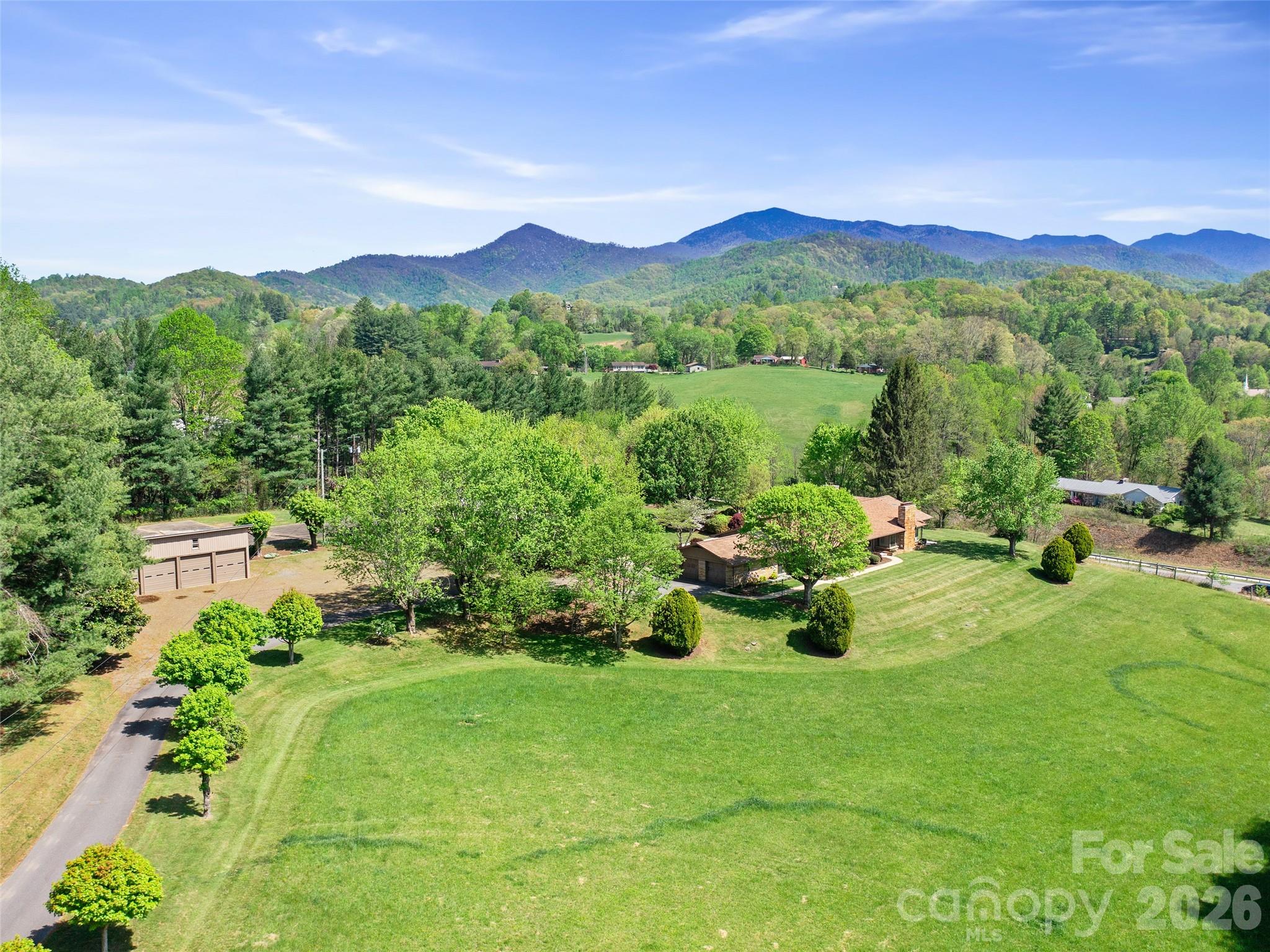 110 Crest View Road Burnsville NC 28714