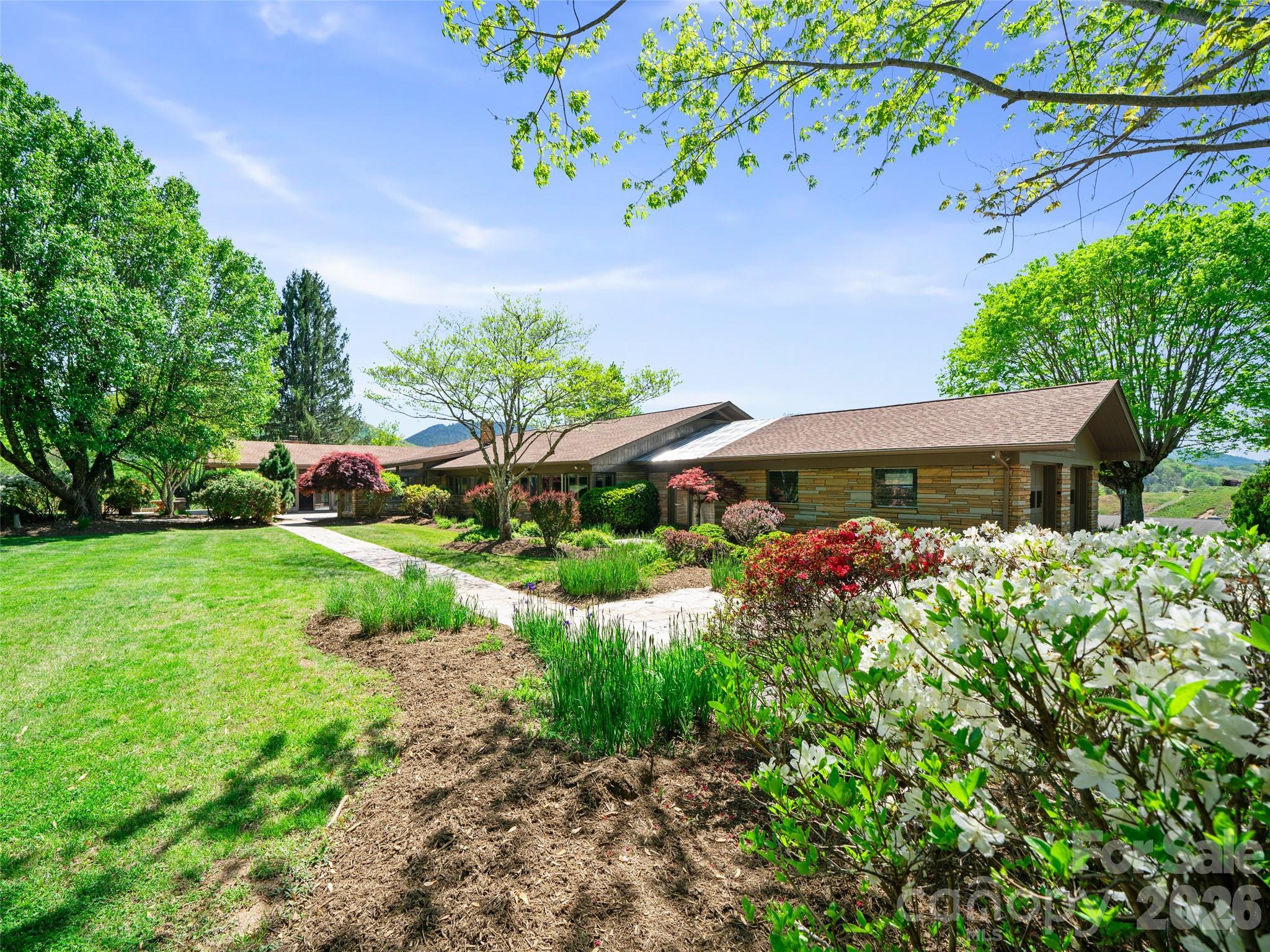 110 Crest View Road Burnsville NC 28714