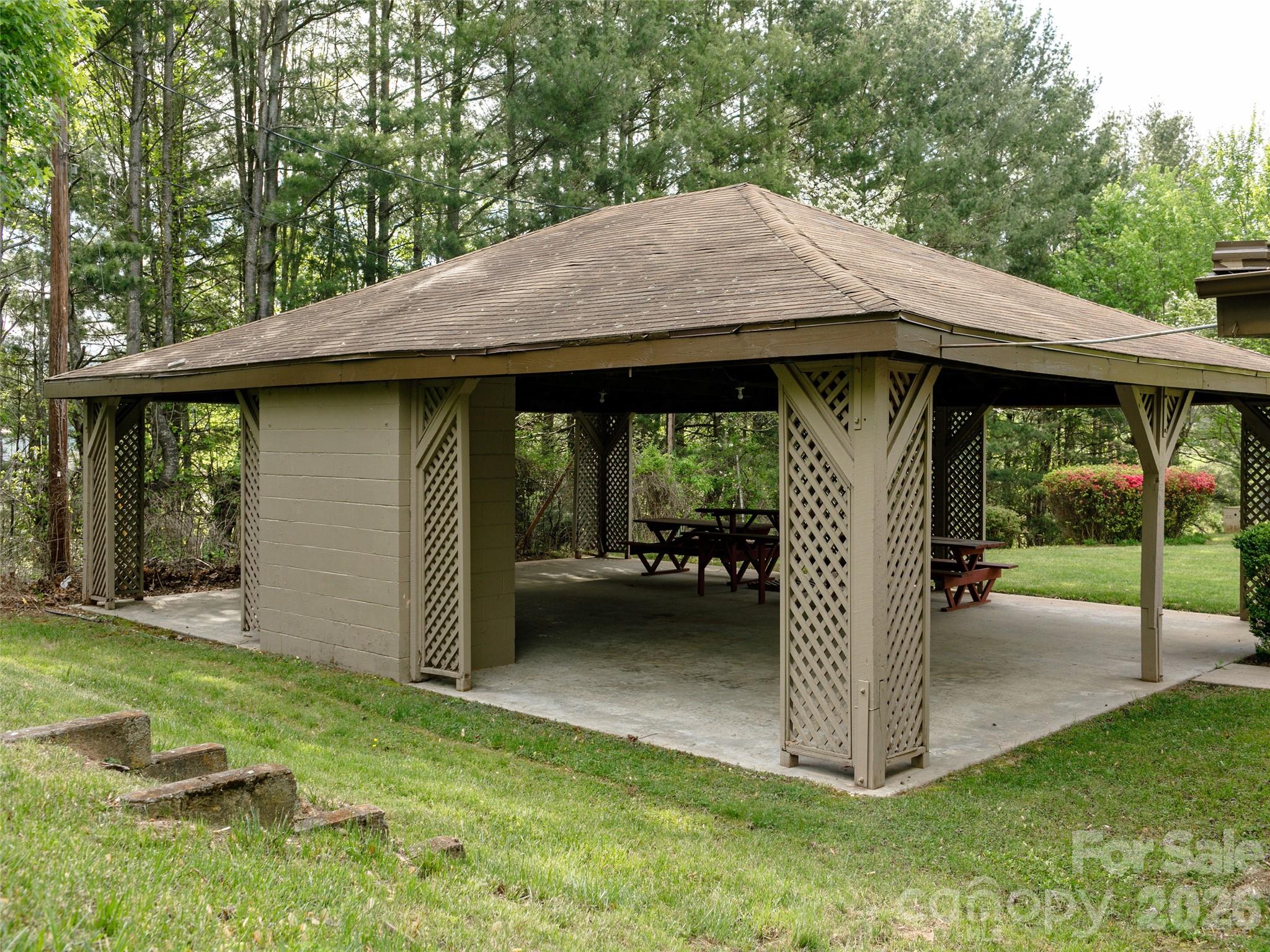 110 Crest View Road Burnsville NC 28714