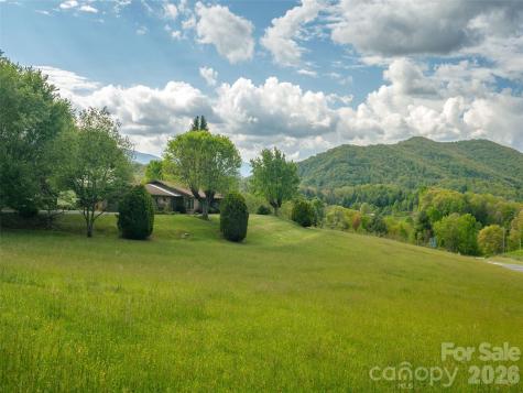 110 Crest View Road Burnsville NC 28714