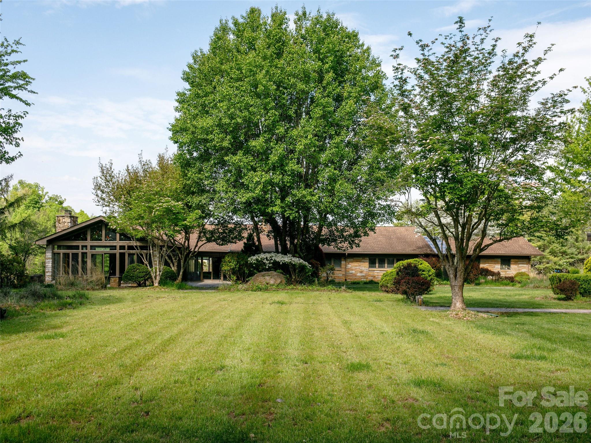 110 Crest View Road Burnsville NC 28714