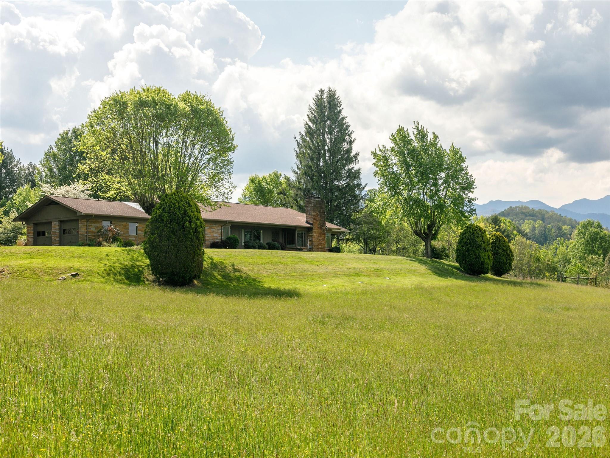 110 Crest View Road Burnsville NC 28714