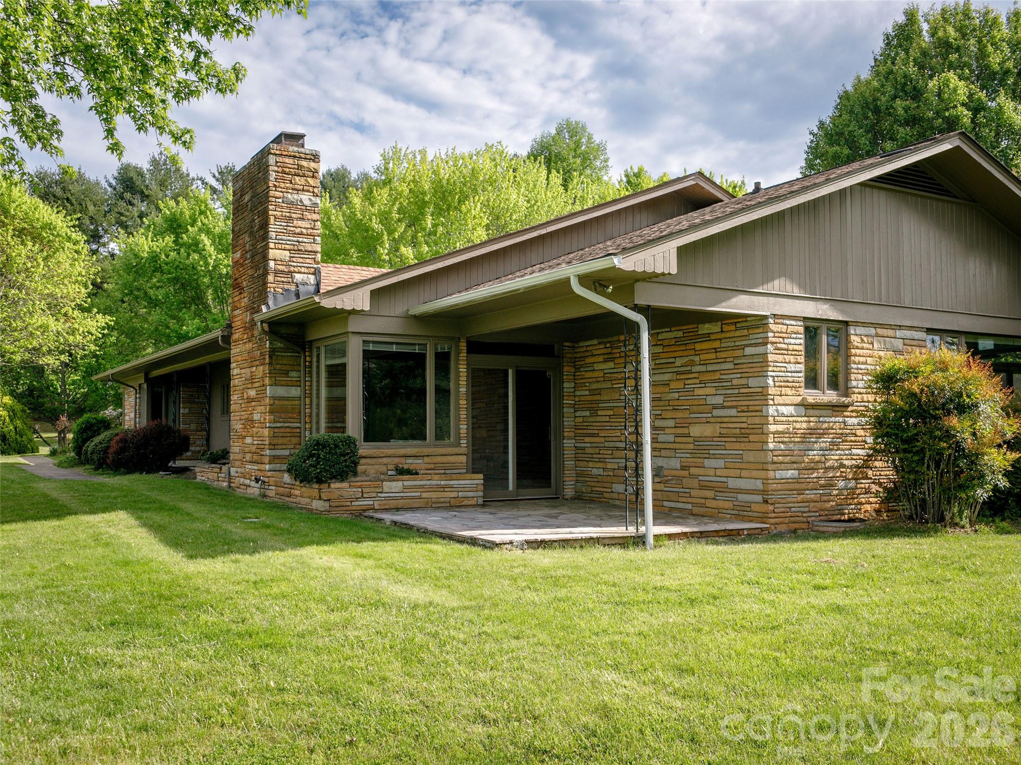 110 Crest View Road Burnsville NC 28714
