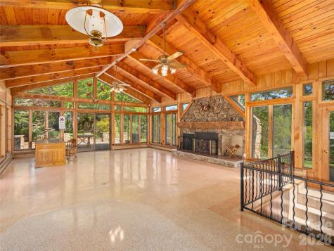 110 Crest View Road Burnsville NC 28714