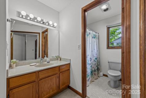 4 Zachary Ridge Road Asheville NC 28804