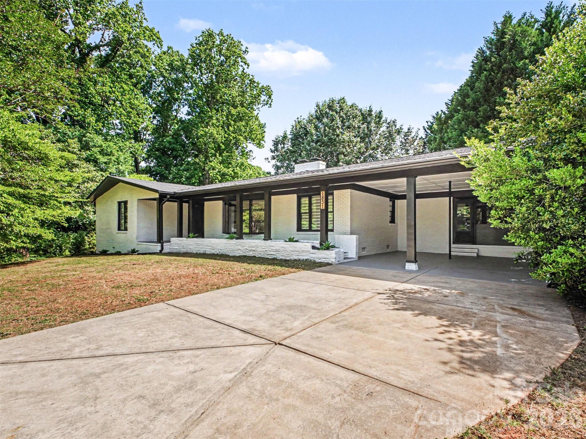 1831 Elizabeth Oaks Avenue Charlotte NC 28216