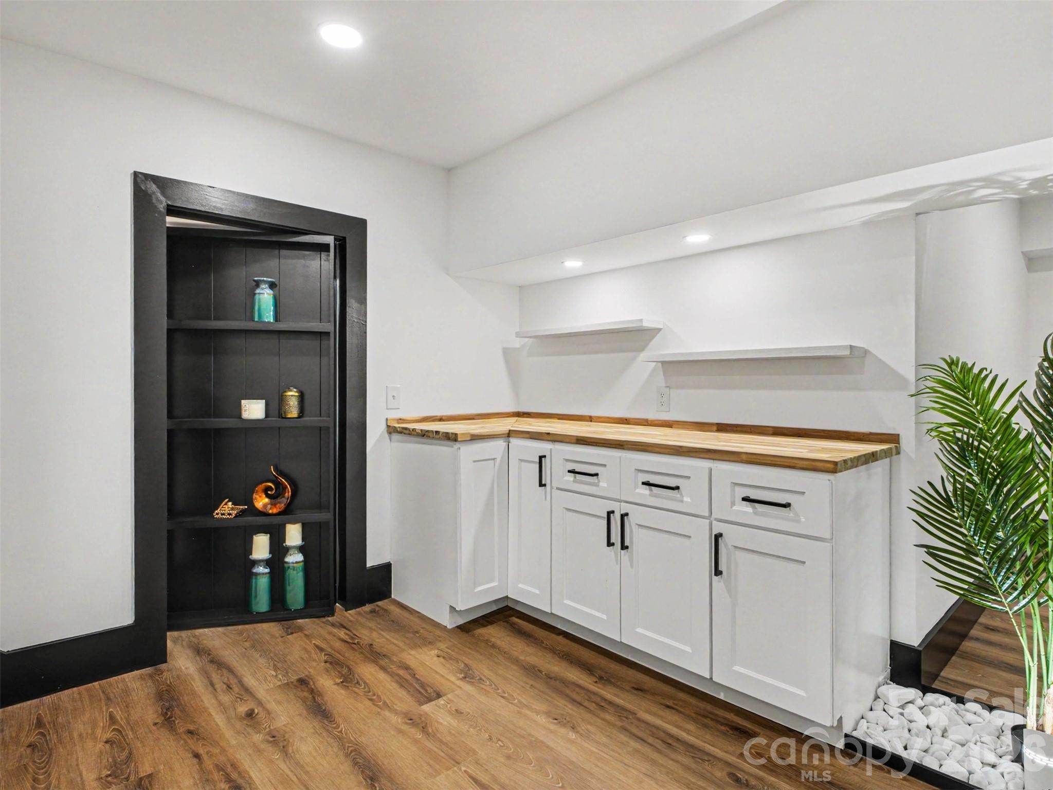 1831 Elizabeth Oaks Avenue Charlotte NC 28216