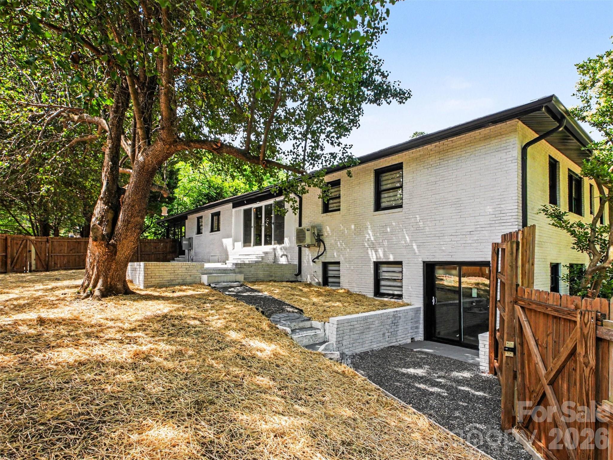1831 Elizabeth Oaks Avenue Charlotte NC 28216