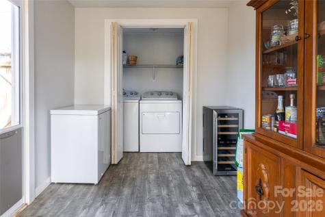 203 Pine Street Candler NC 28715