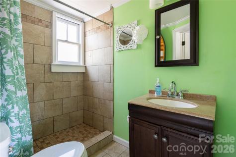 203 Pine Street Candler NC 28715